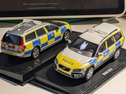 🇬🇧 Emergency Services Decal for Volvo V70 & XC70 Models
