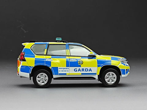 🇮🇪 Vitesse 1/43 Toyota Land Cruiser Ireland Police Model