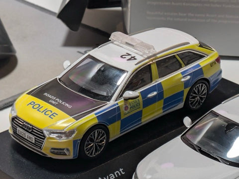 🇫🇷 Autocollant des services d'urgence pour les modèles Audi A6 Avant (C8)